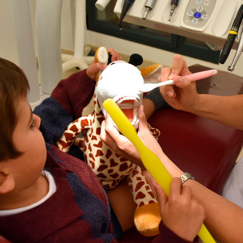 Dentista-Infantil---Odontopediatría